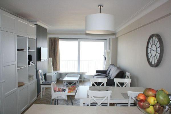 Appartement sur la digue à Knokke-Duinbergen Extérieur photo